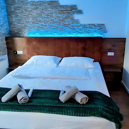 公寓 Direkt Am Rhein Mit Burgblick Nahe Rheinsteig Bis 8 Personen, 2 Baeder, 4 Zimmer, Kueche, Netflix 考布